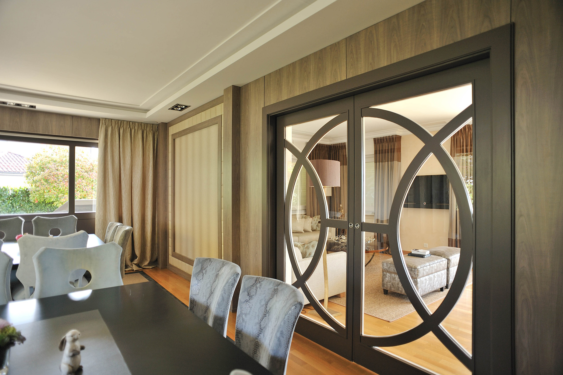 House in Cologny Dining room