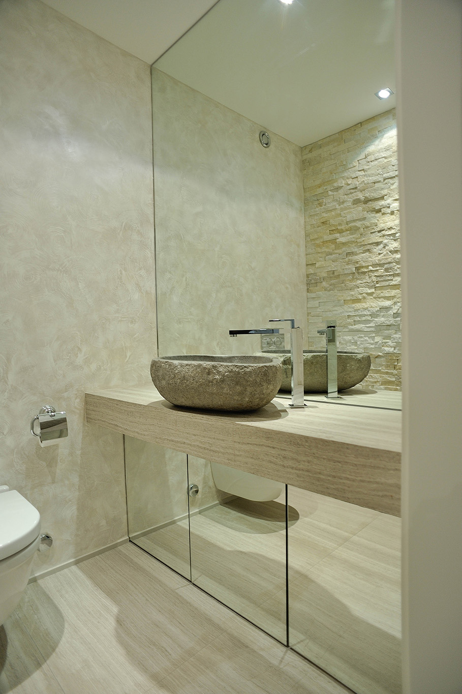 Apartment in Cologny Guest WC