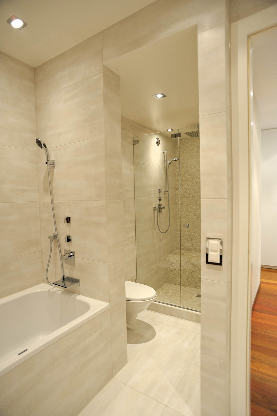 Apartment in Cologny Bathroom